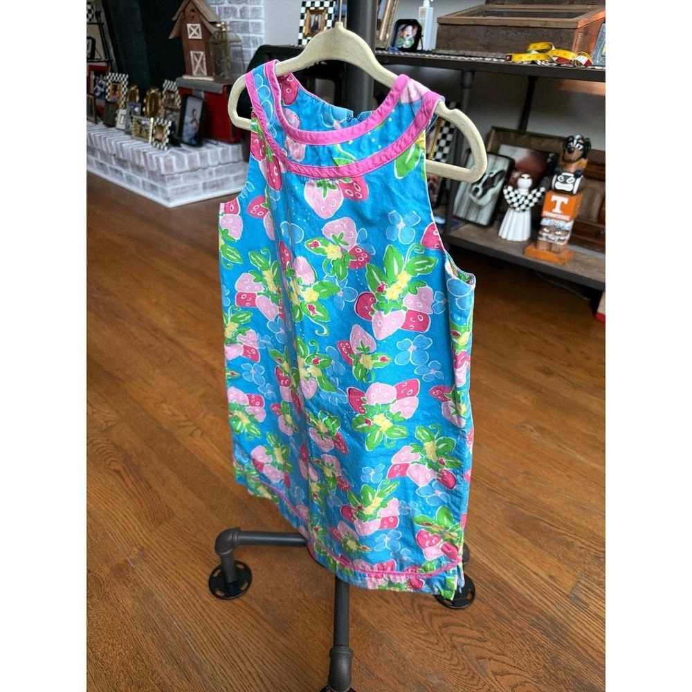 Lilly Pulitzer "Little Lilly" shift dress vibrant blue background strawberry 7